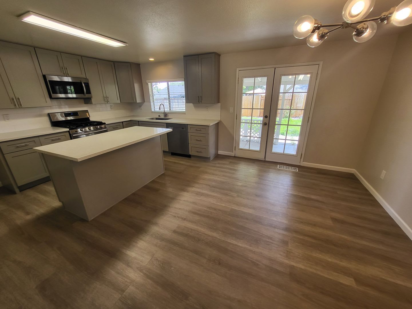 Remodeled Spacious 2621 Woodcrest Ln Carson City Nv – photo 3