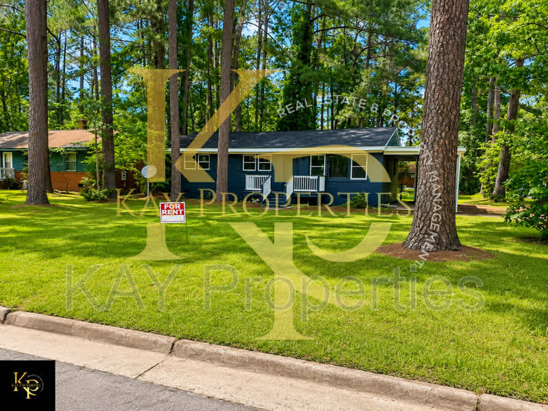 1828 Windsor Dr – photo 3