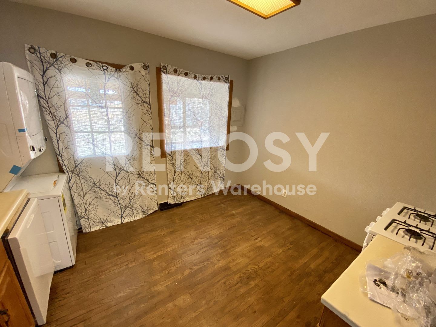 Charming 2 Bed 1 Bath in a Great Location – photo 4