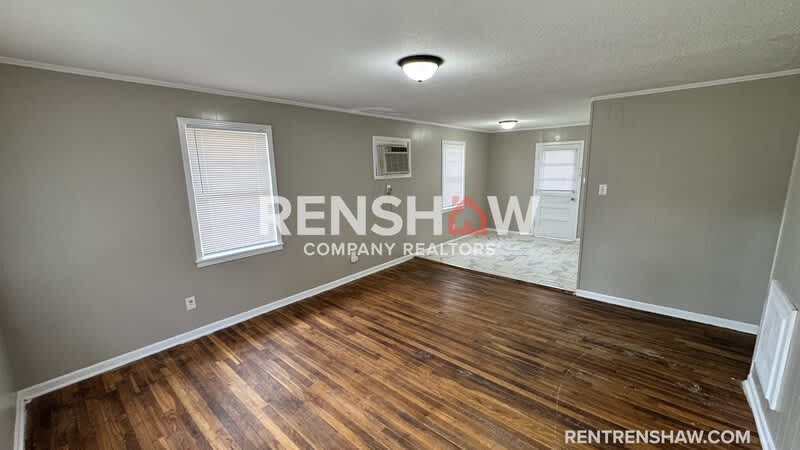 249 Navy Dr – photo 2