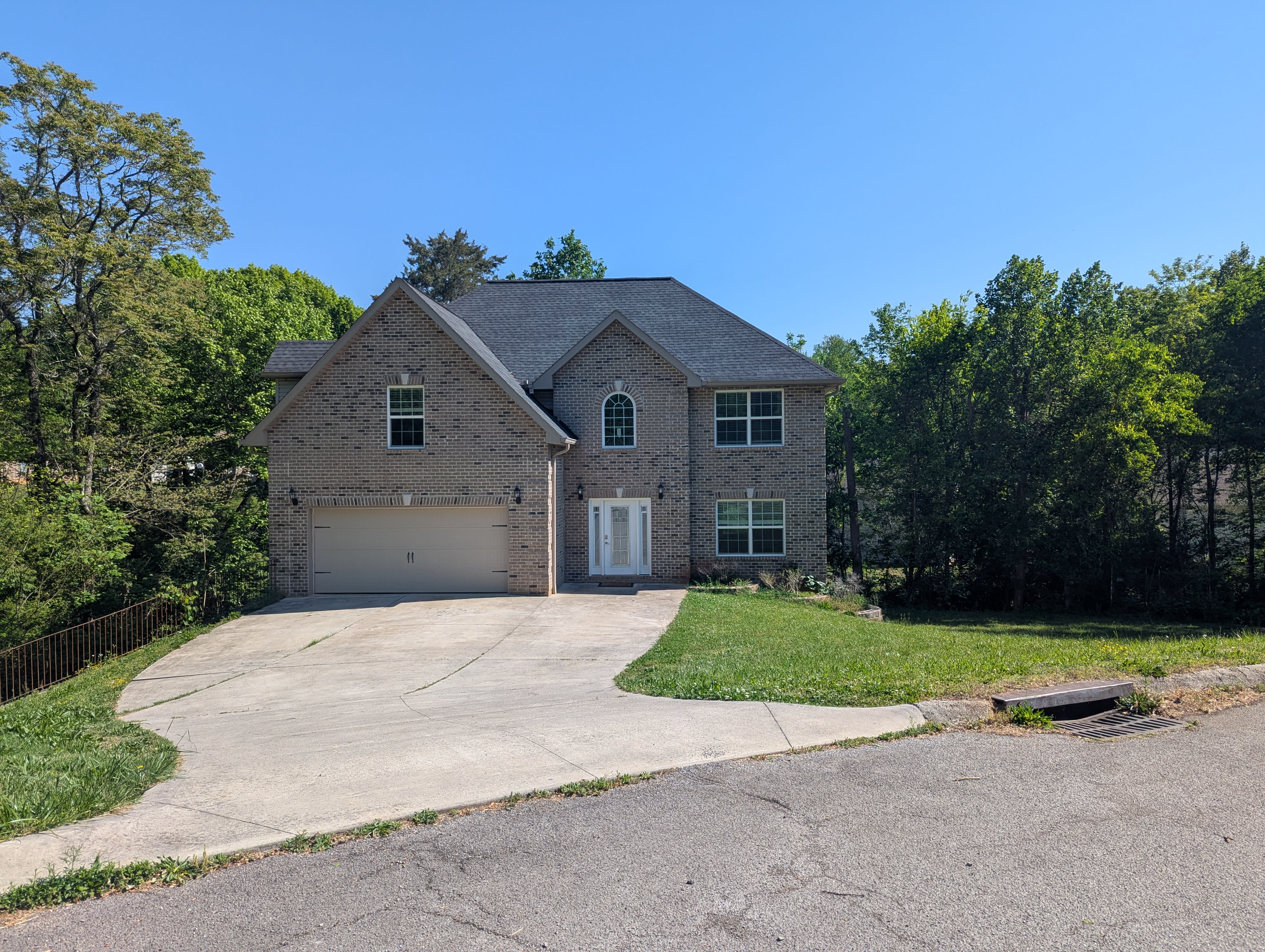 1130 Twin Hill Ln – photo 2
