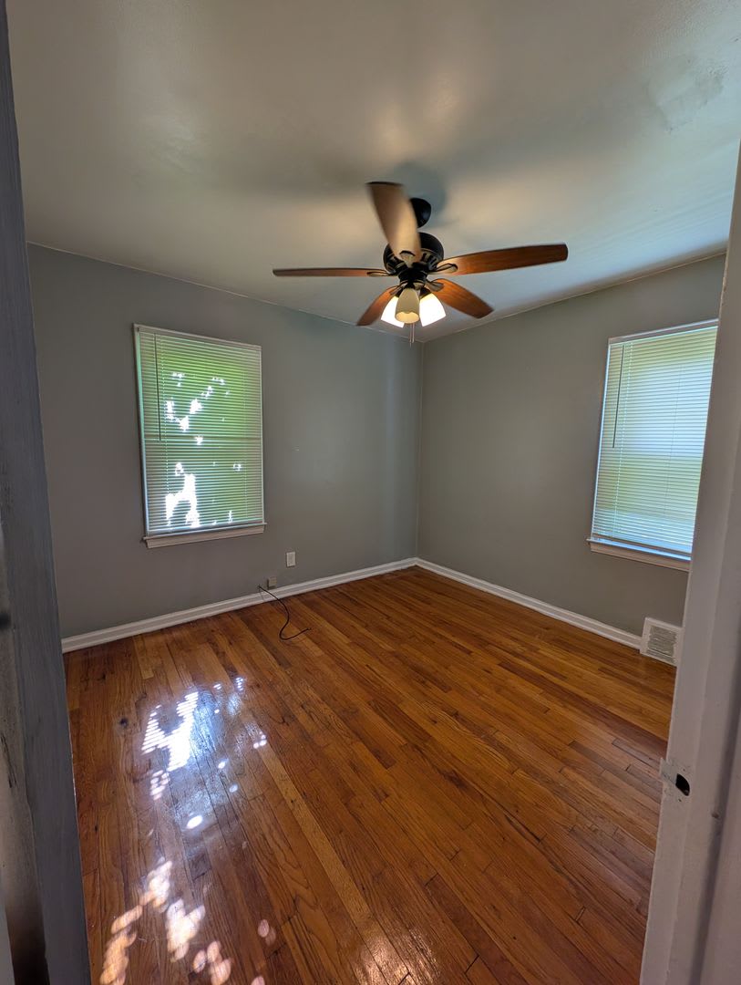 3 bedroom 2 bath garage Detroit/Redford Boarder – photo 5