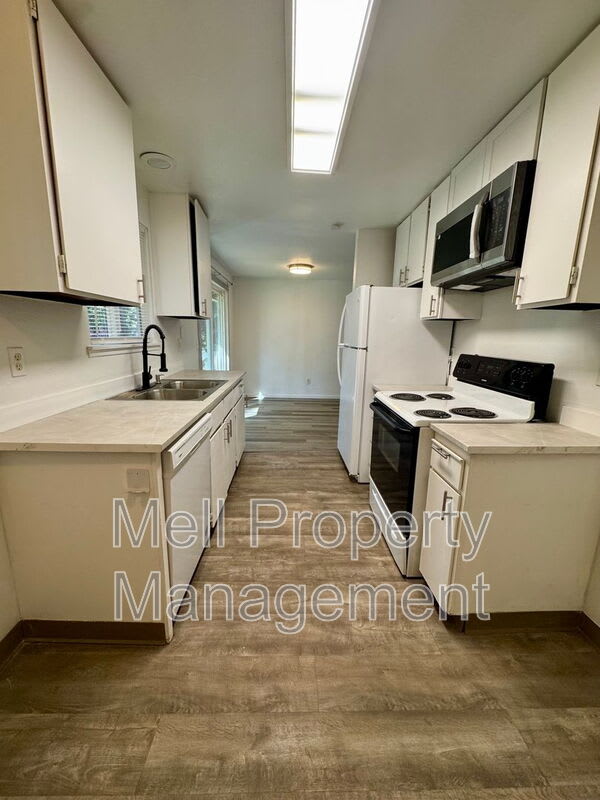 1821 Mason St – photo 3