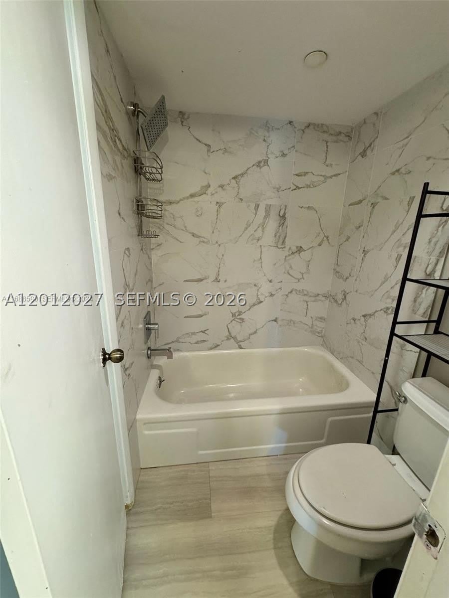 1100 Saint Charles Pl – photo 4