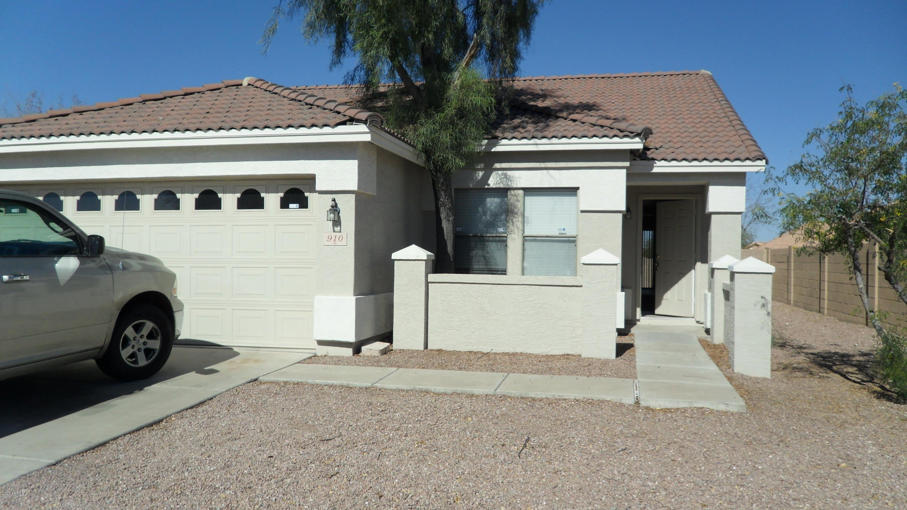 910 E Beth Drive – photo 1