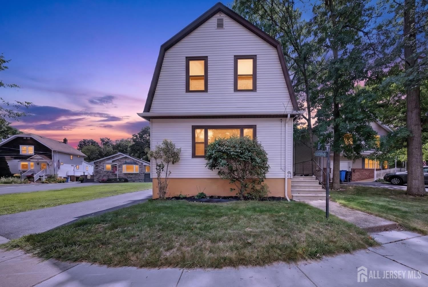 1871 W 4th Street W – photo 2
