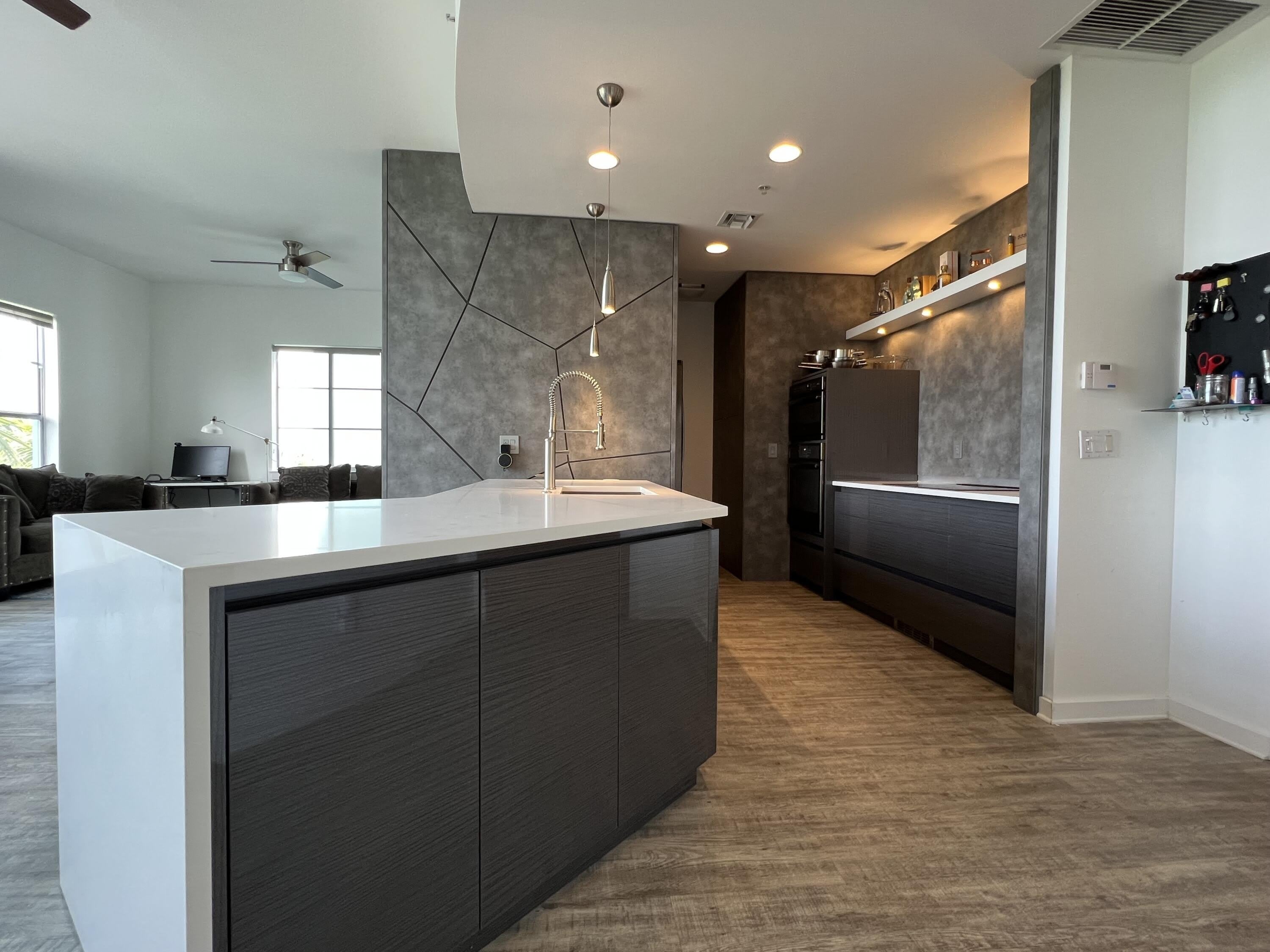 335 Se 6Th Avenue – photo 2