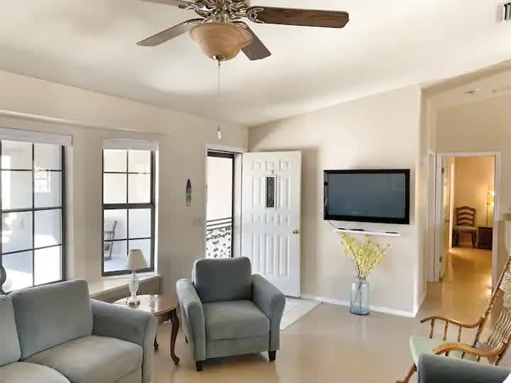 4092 Coral Reef Dr – photo 2