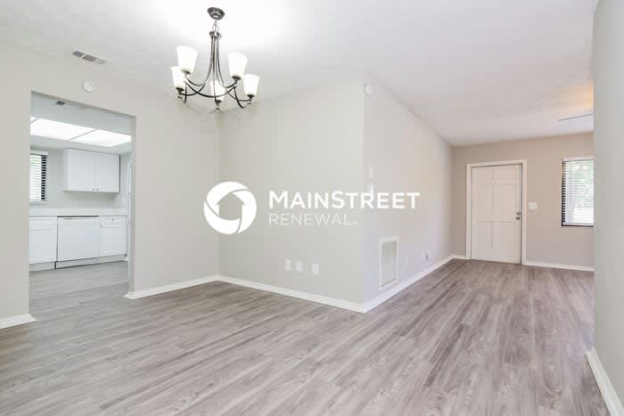 3901 Helena Street Northeast – photo 4