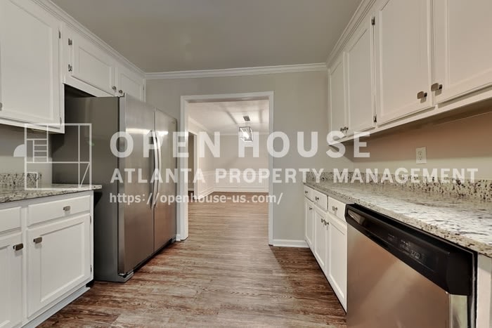 2245 Huntington Drive – photo 5