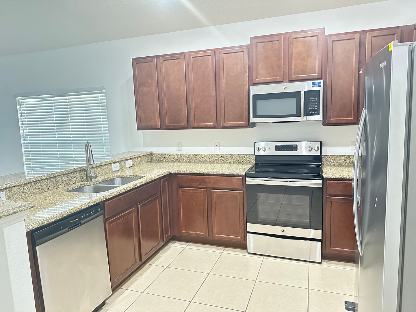 4 Bedroom 2 Bath Single Family Home 1927 Sq.Ft for rent at 477 Kestrel Dr. Groveland, FL. 34736. – photo 4