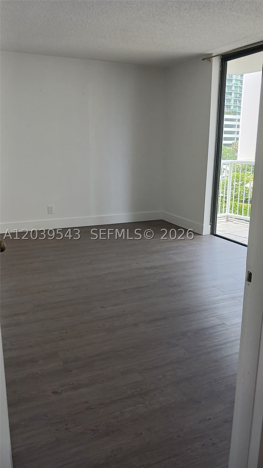 1440 Brickell Bay Dr – photo 5