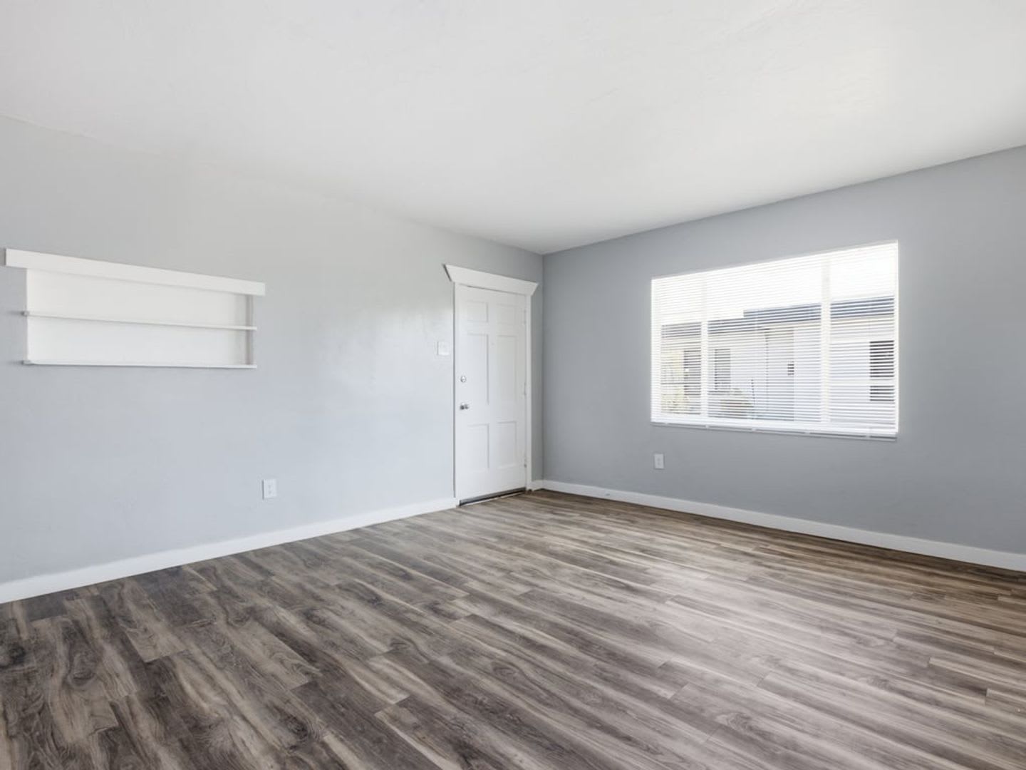2 Bed 1 Bath with covered parking! – photo 5