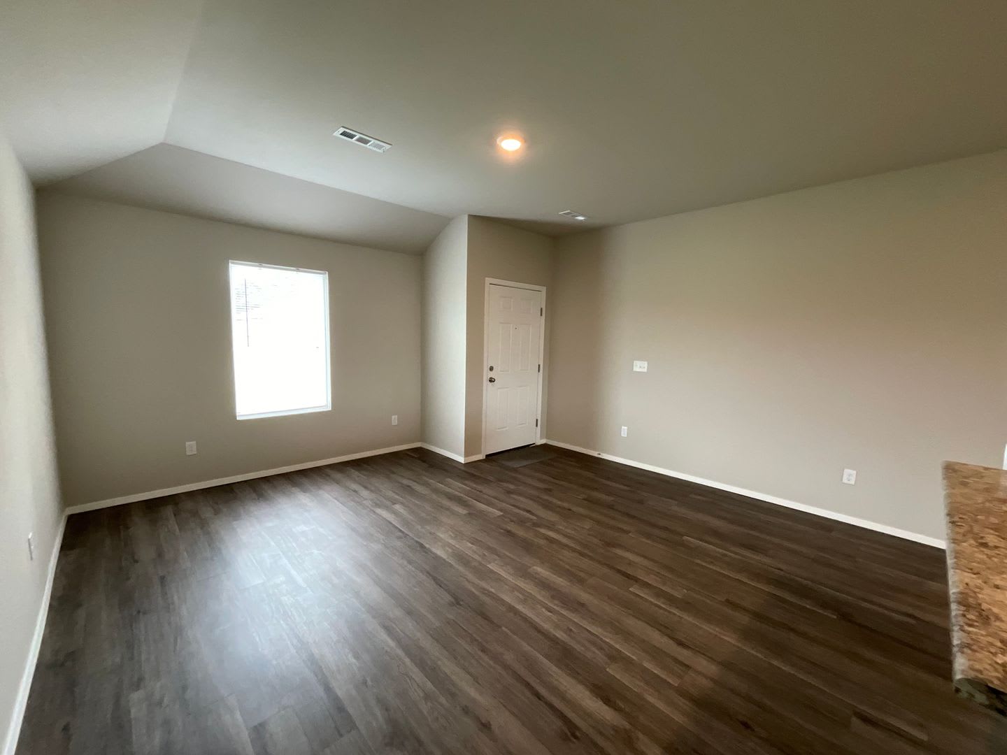 Stunning New 2024 Home – Modern Living in Siloam Springs! – photo 2