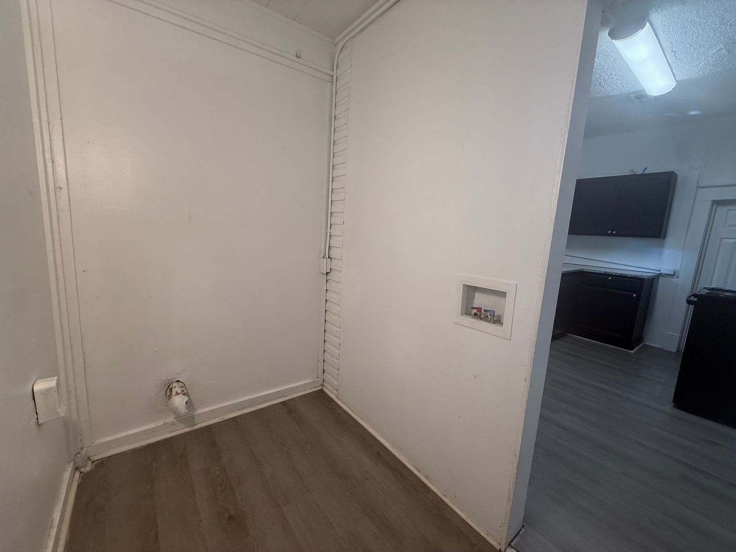 Come see this 2 Bedroom 1 Bath near Downtown! – photo 5