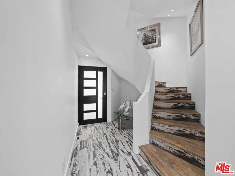 8460 Cole Crest Dr – photo 5