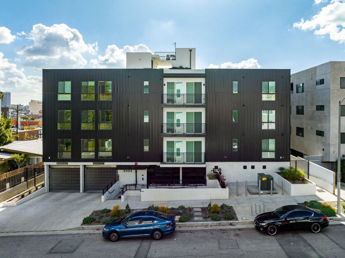 4804 Oakwood – photo 1
