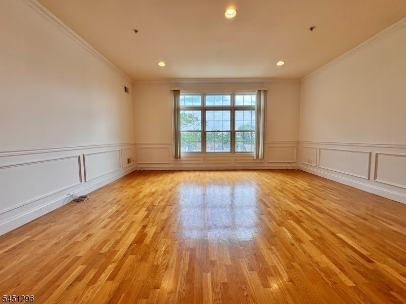 1677 Springfield Ave – photo 2