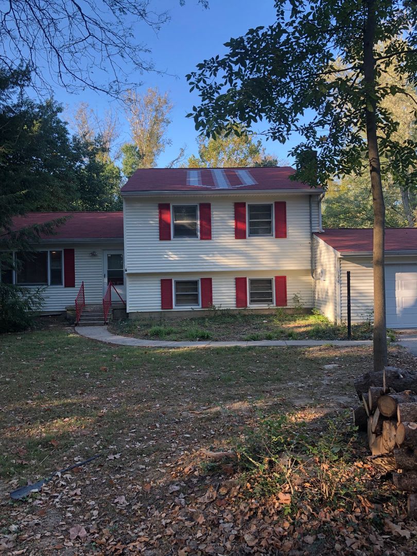 Newly renovated 4BR/2BA home, across from IU Stadium and Golf Course! – photo 4