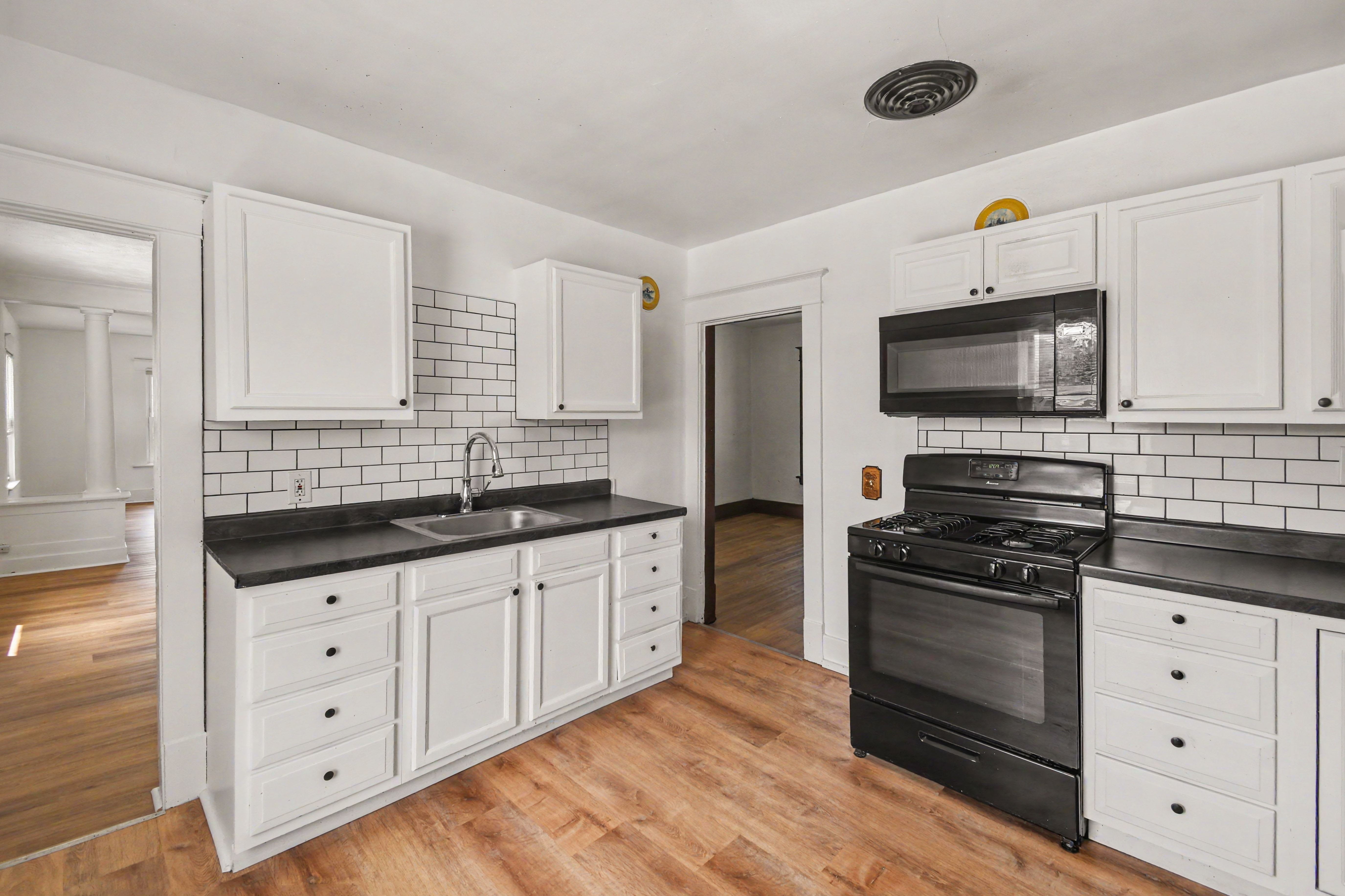 29 Coldbrook Street Northeast – photo 1