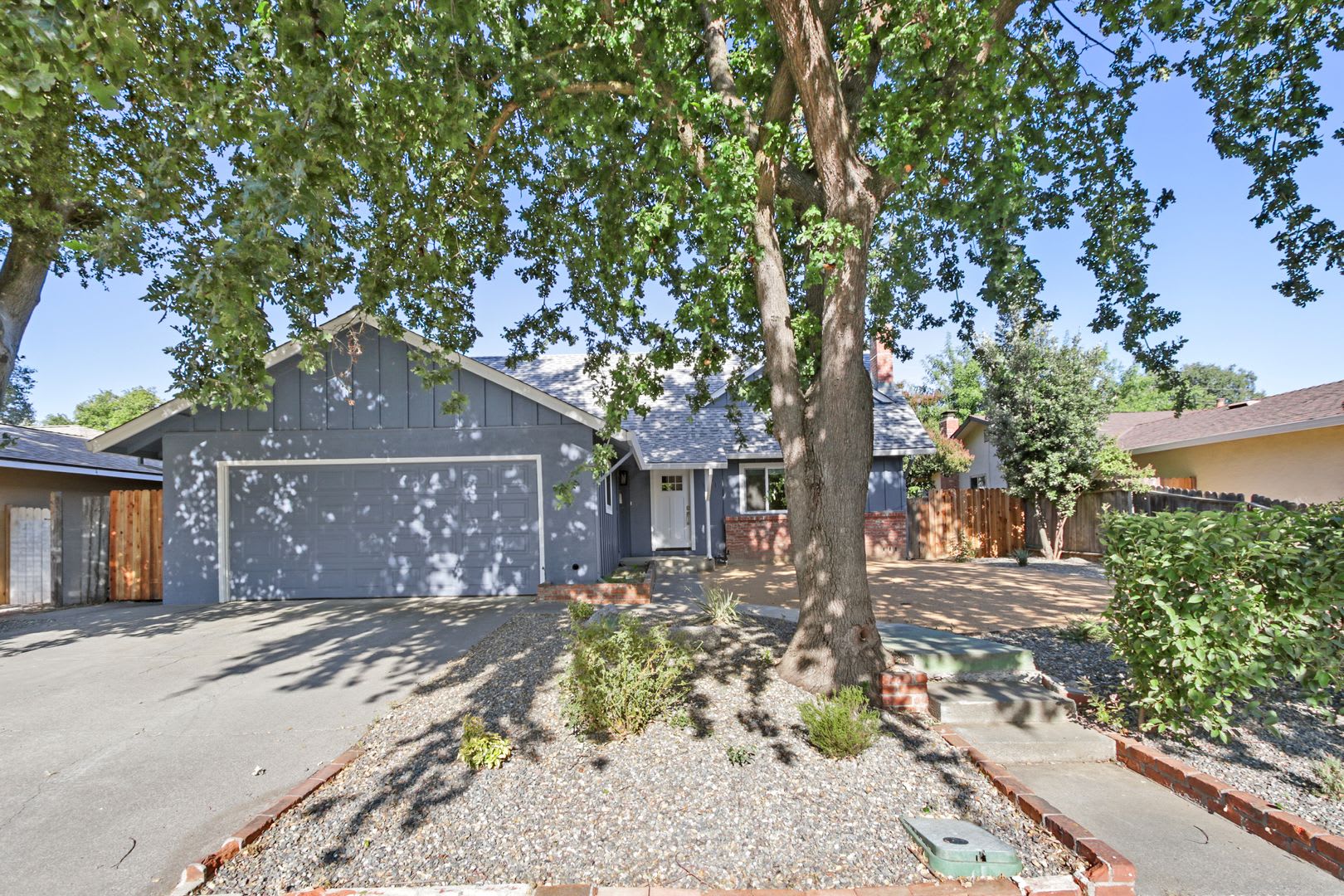Updated 4 Bed 2 Bath Available for Immediate Move-In! – photo 4