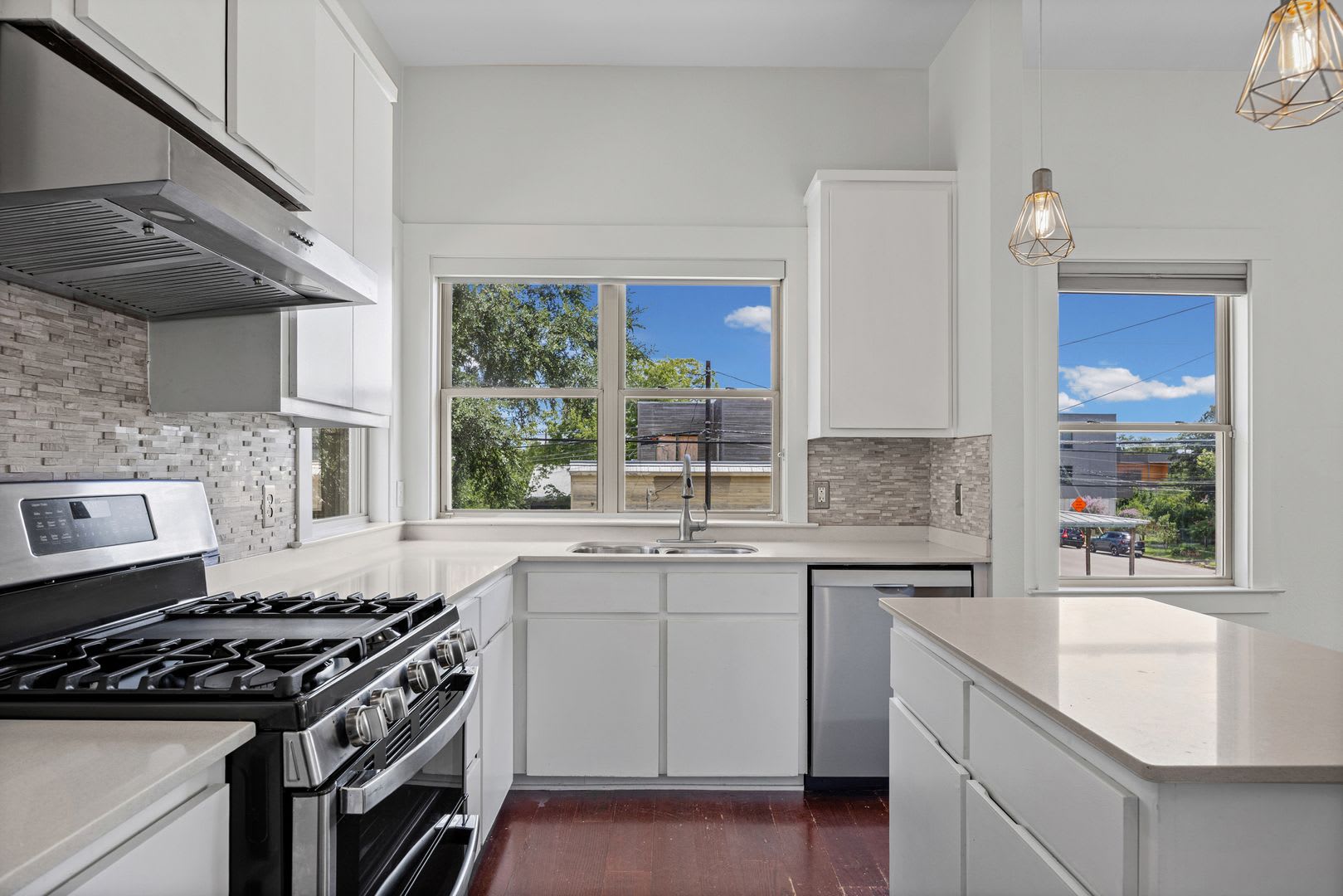 Fabulous 3-Story Home with Views – photo 5