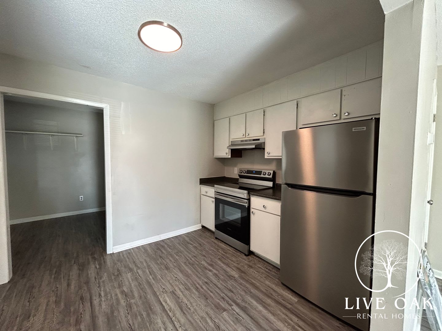 MOVE IN SPECIAL: $500 OFF 1ST MONTH'S RENT!** – photo 5