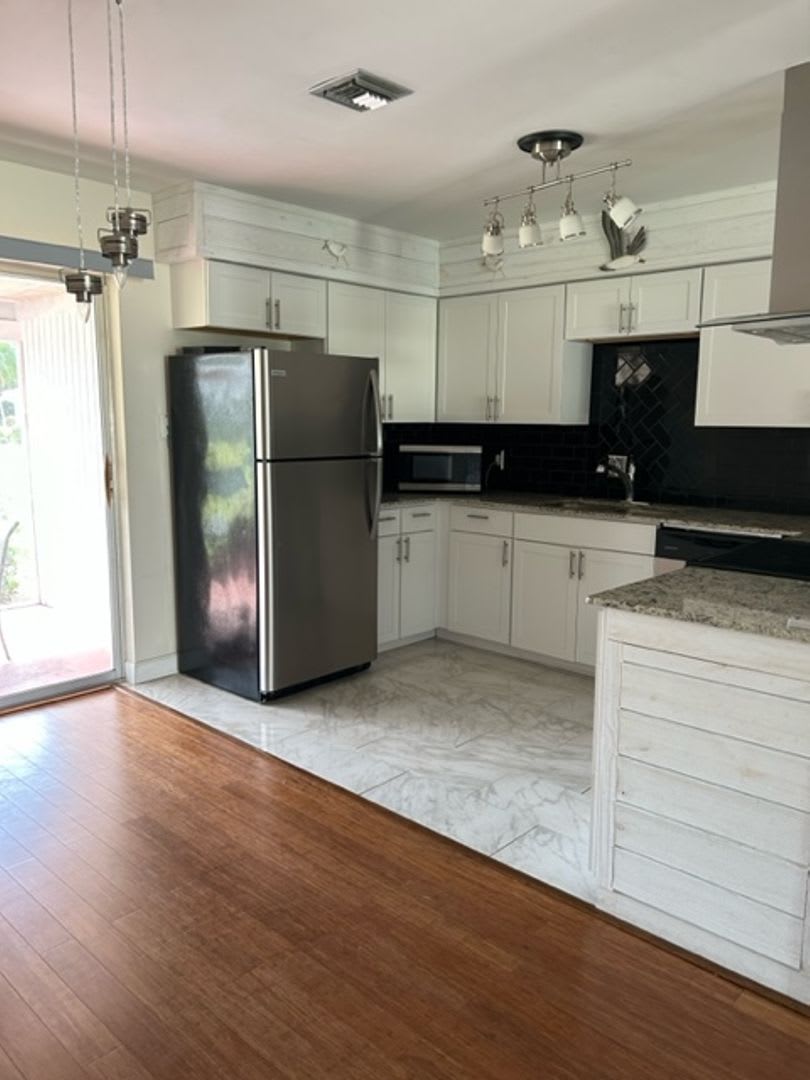 ** ANNUAL 2/2 UNFURNISHED HOME IS AVAILABLE STARTING MID SEPTEMBER 2026** – photo 4