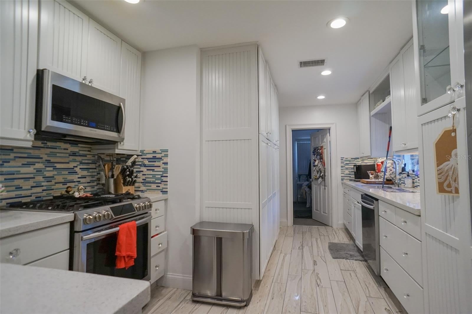 328 CARL Avenue – photo 3