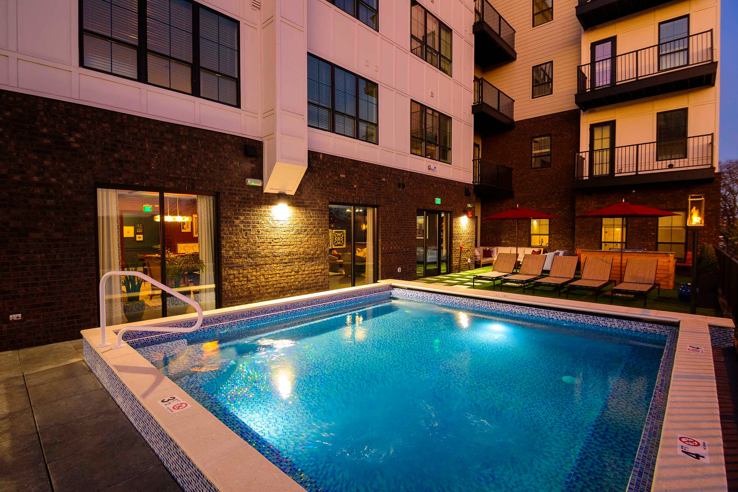 Fairfax Apartments – photo 1