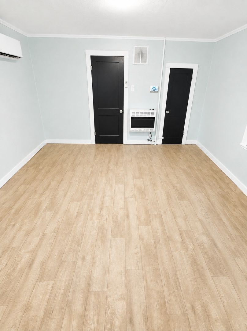 Beautifully Updated 1 Bedroom Home Pet Friendly 950 Month – photo 5