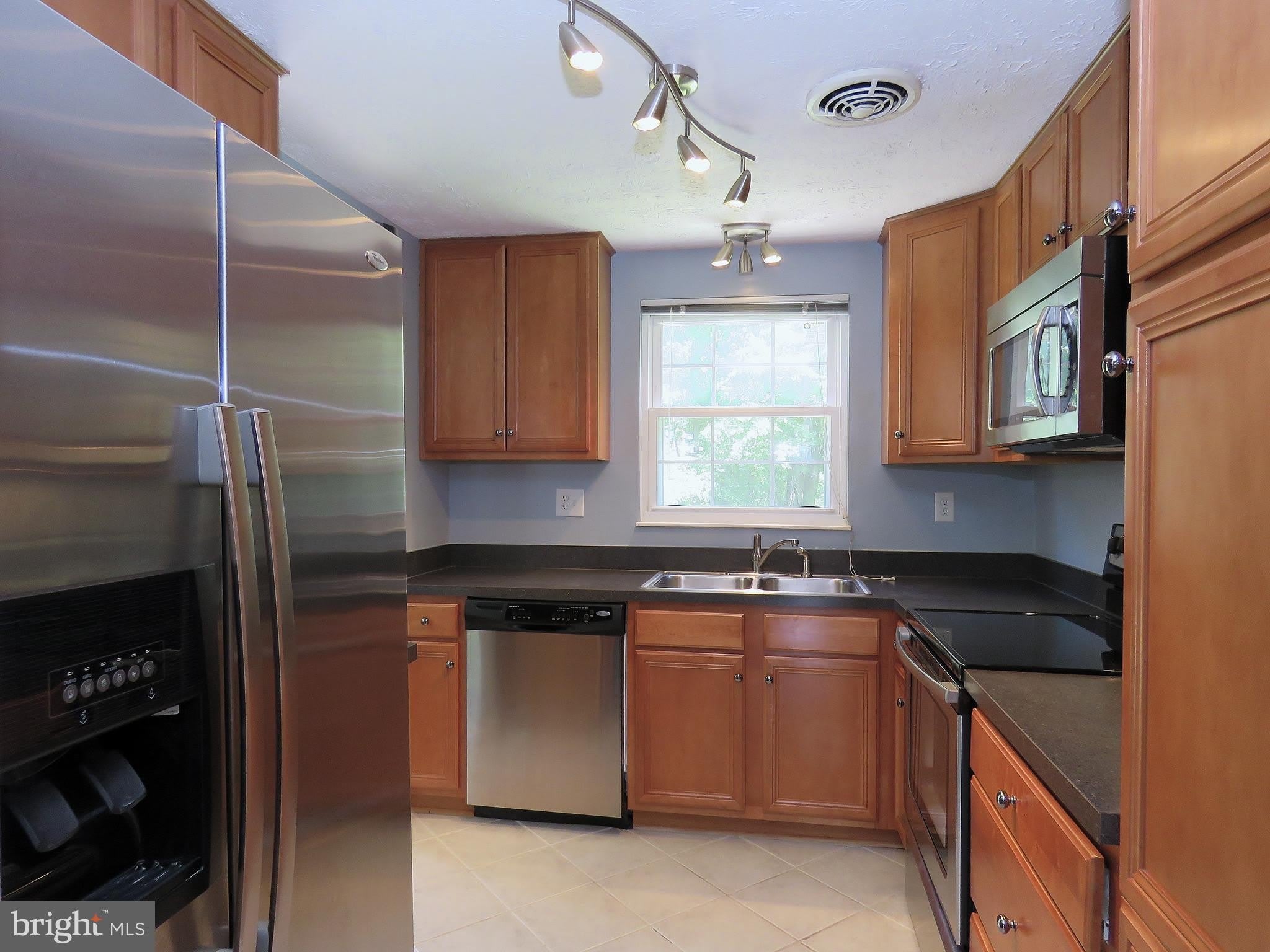 7125 VANTAGE Drive – photo 3
