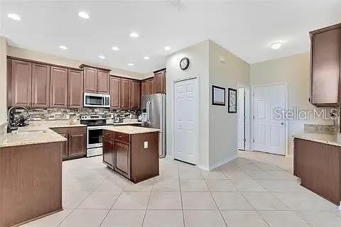 589 BLUE CYPRESS Drive – photo 3