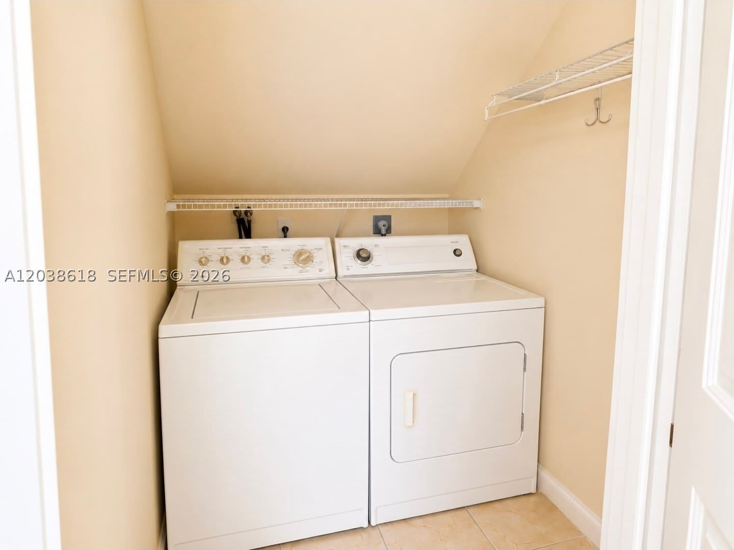 641 E Mowry Ct – photo 5