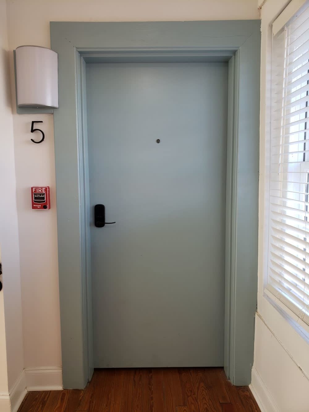 300 Laurel StreetUnit 5 – photo 4