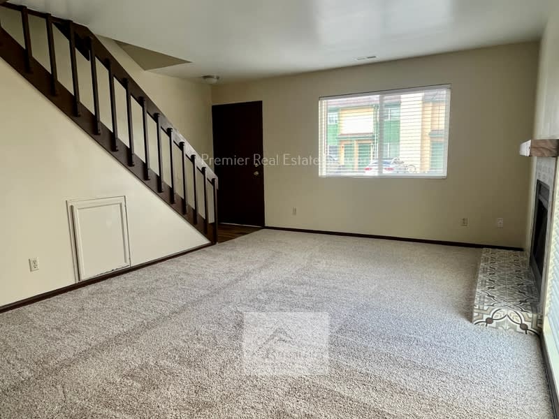 2437 Cherokee Park Place – photo 2