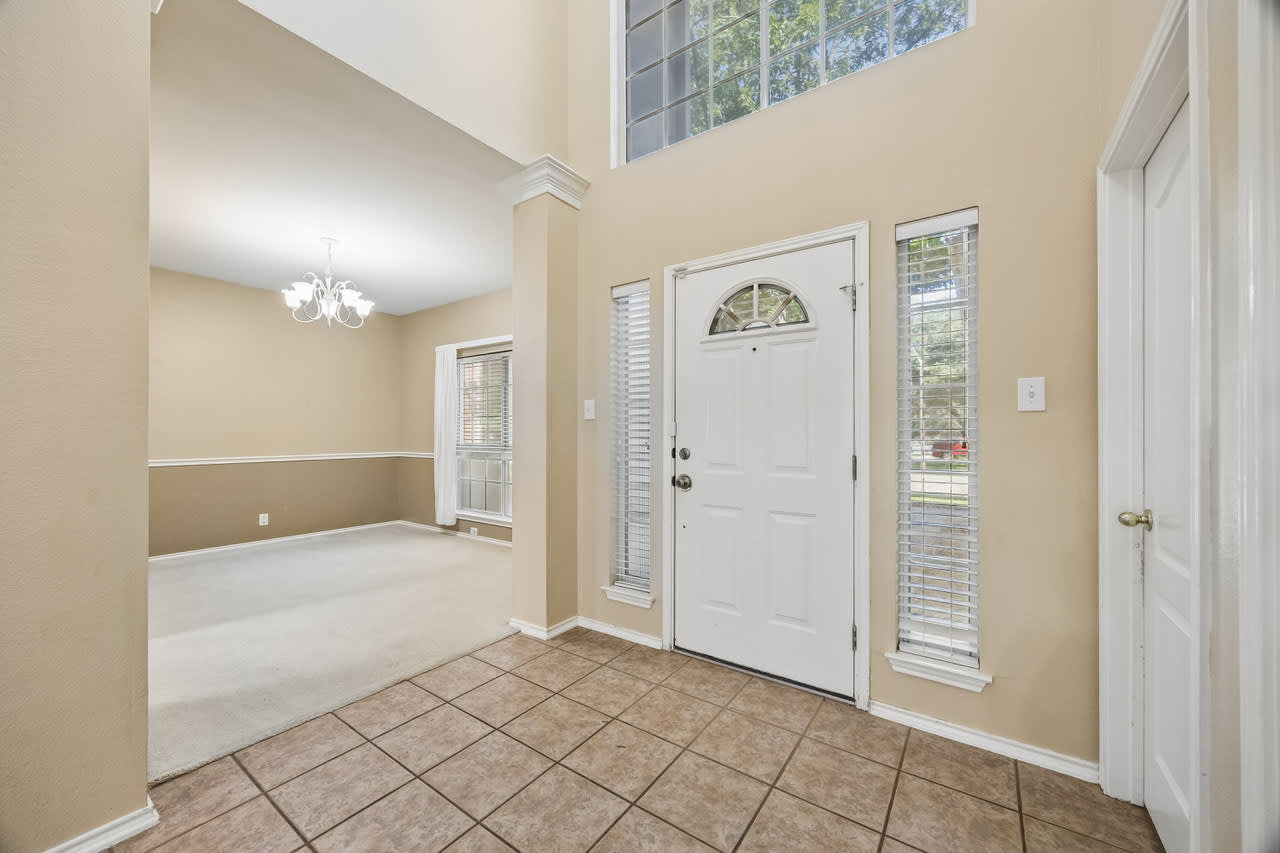 121 Ozuna Drive – photo 2