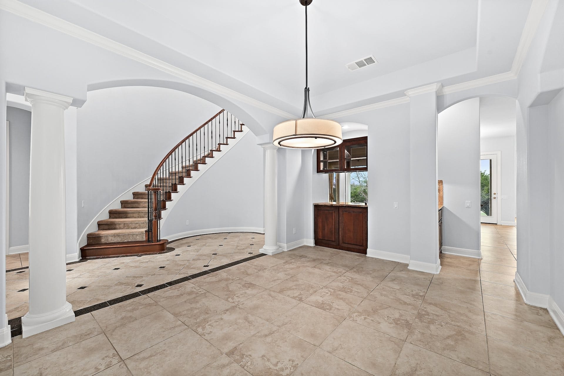 1021 University Club Drive – photo 4