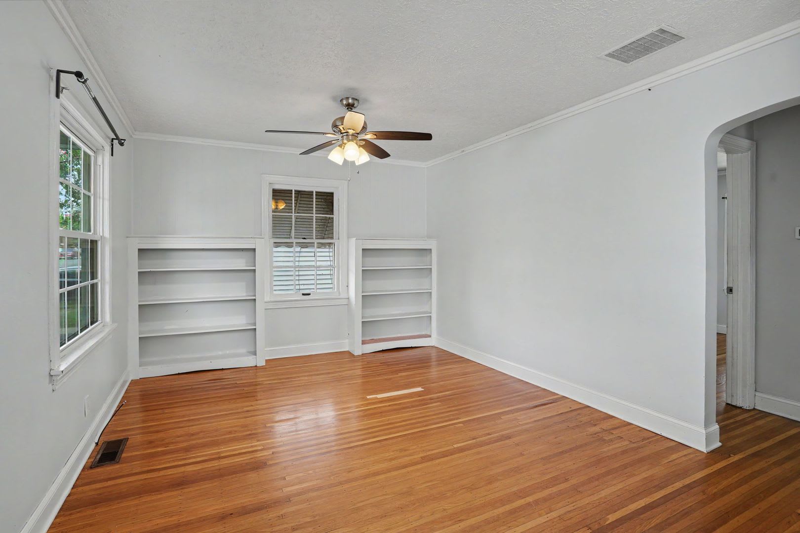 3 Bed 1 Bath Home Close To U Of L Churchill Downs – photo 4