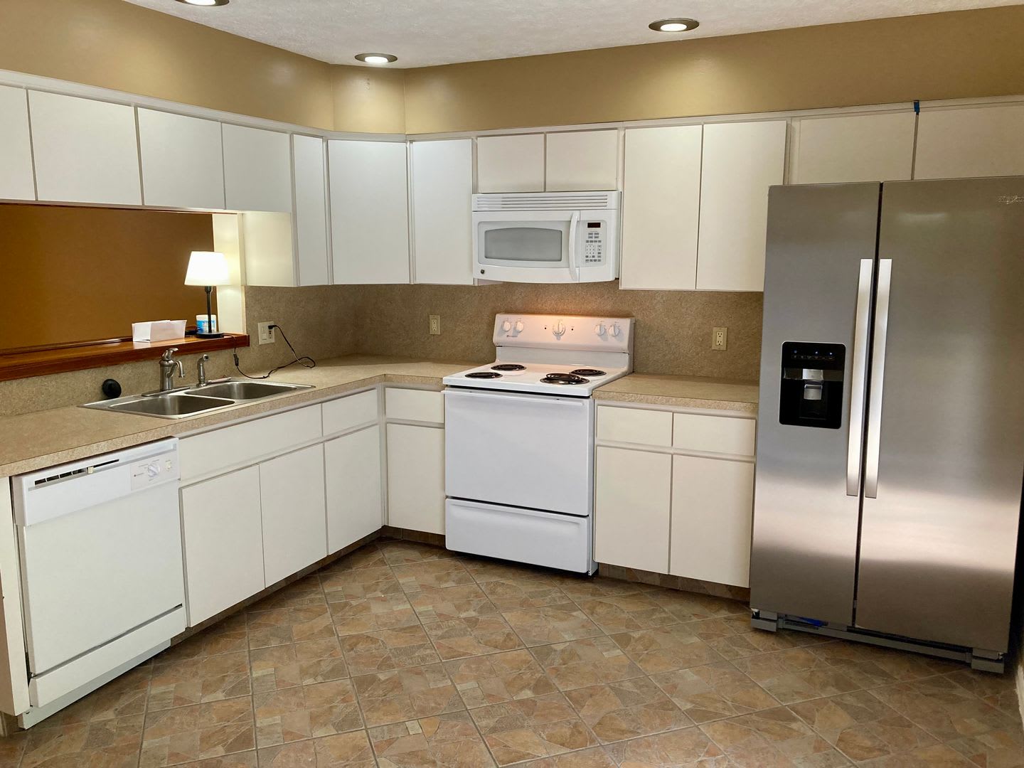 Two story condo with community pool! – photo 1