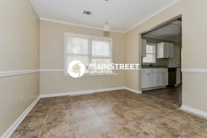 355 Victoria Drive – photo 4