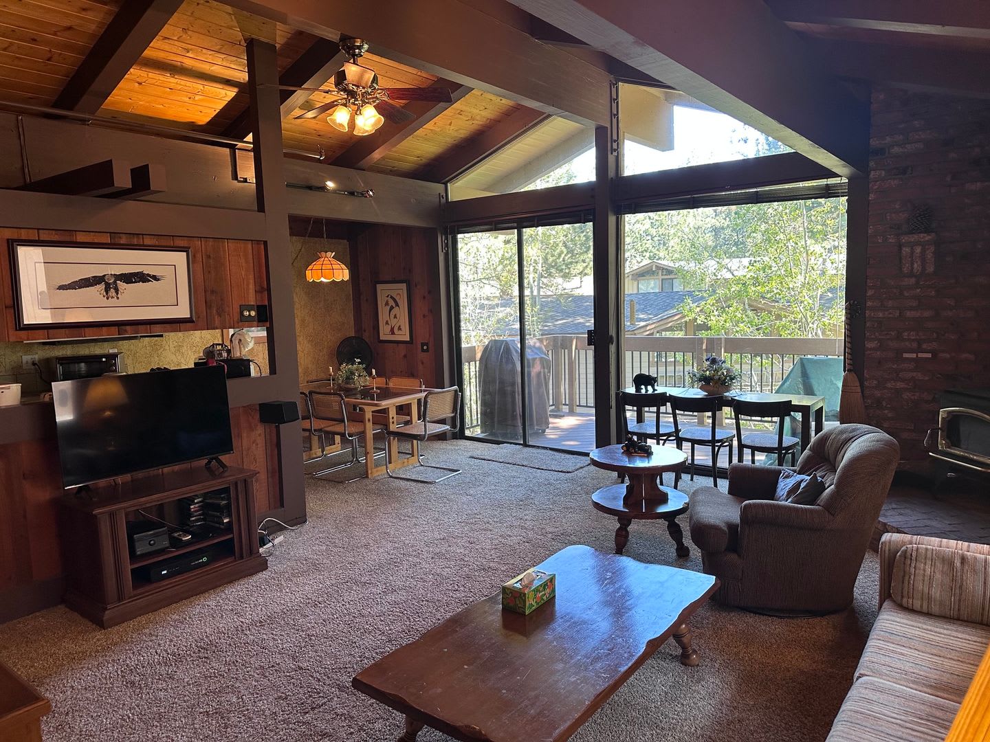Spacious Furnished 3BD + Den / 3BA Mountain Condo – photo 2