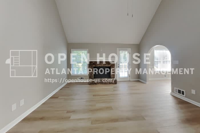 1075 Crystal Water Drive Southeast – photo 3