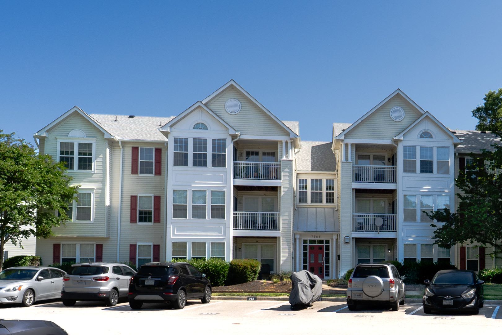 Bright Updated 2 Bd 2 Ba Condo Conveniently Located In Alexandria Va – photo 1