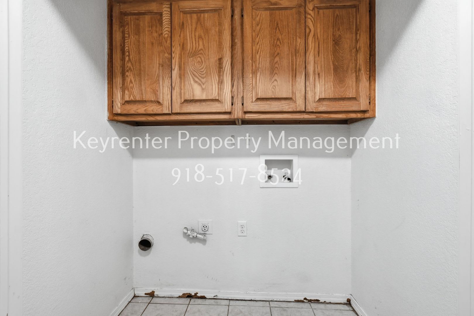Charming 3 Bed, 2 Bath Home Backing to a Peaceful Greenbelt in Broken Arrow! – photo 4