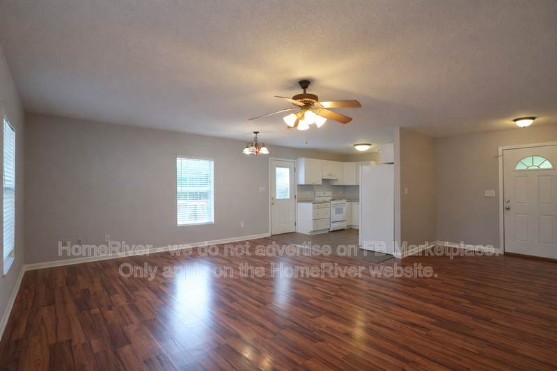 224 Harmon St – photo 4