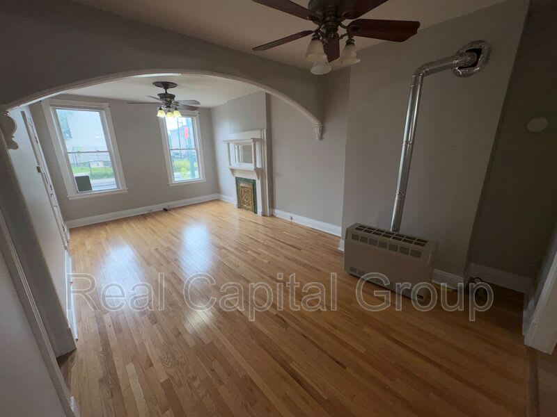 412 2nd St. – photo 3