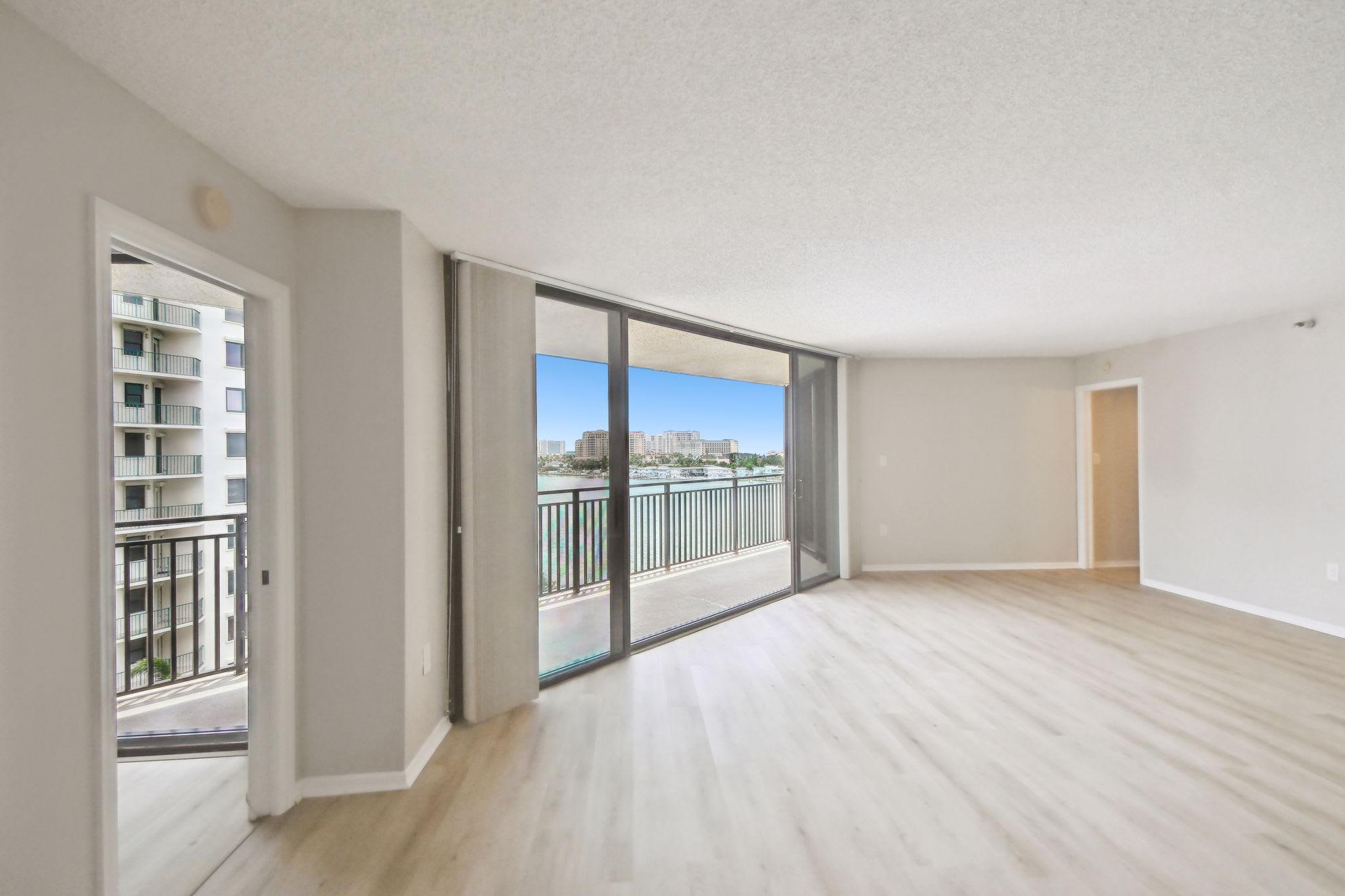 690 ISLAND WAY 212 – photo 5