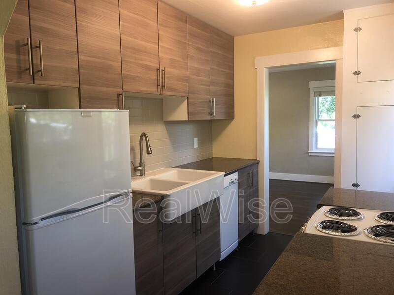 560 Siskiyou Blvd – photo 5