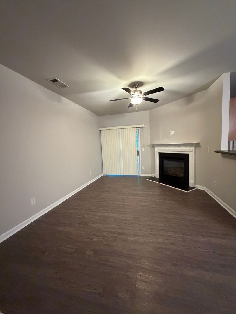 3 Bedroom 2.5 Bath Townhome in Great Location! – photo 5